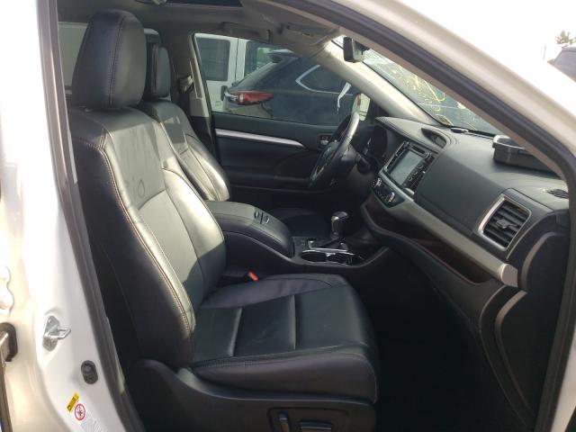 Photo 5 from auction – 2017 TOYOTA HIGHLANDER with VIN 5TDJZRFH8HS396814