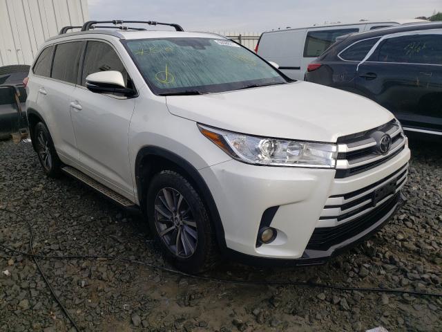 TOYOTA HIGHLANDER 2017 with VIN 5TDJZRFH8HS396814 - Photo from auction