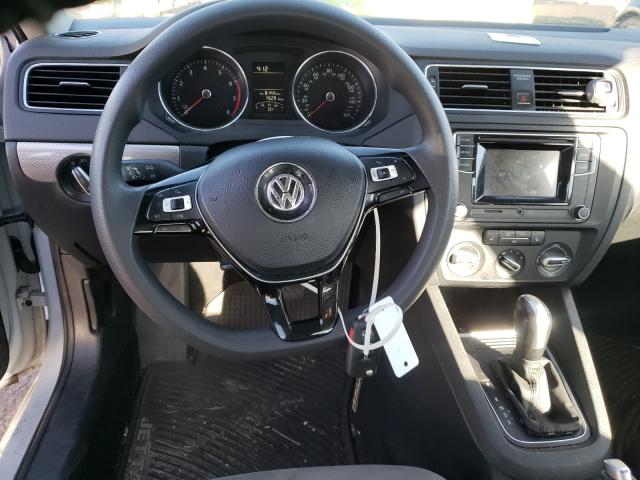 Photo 9 from auction – 2018 VOLKSWAGEN JETTA S with VIN 3VW2B7AJ8JM263268