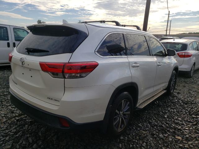 Photo 4 from auction – 2017 TOYOTA HIGHLANDER with VIN 5TDJZRFH8HS396814