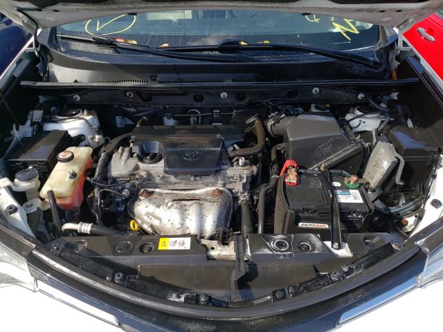 Photo 7 from auction – 2017 TOYOTA RAV4 XLE with VIN JTMRFREV1HD204874