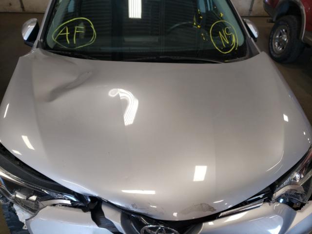 Photo 7 from auction – 2016 TOYOTA RAV4 XLE with VIN 2T3RFREV9GW497800