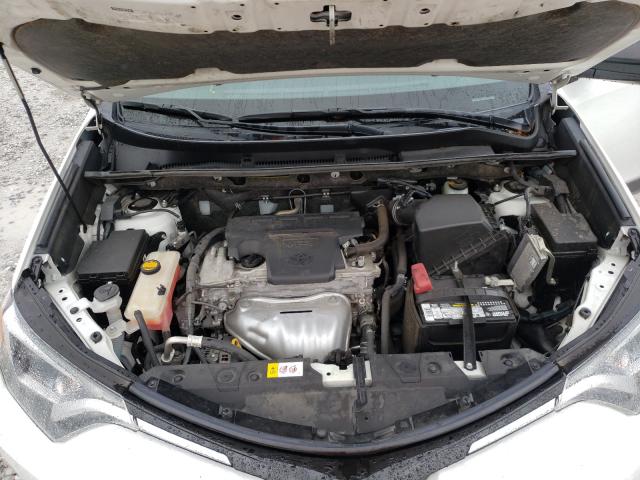 Photo 7 from auction – 2017 TOYOTA RAV4 LE with VIN JTMBFREV0HJ120662