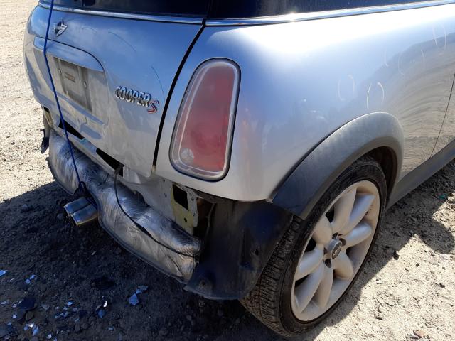 Photo 9 from auction – 2005 MINI COOPER S with VIN WMWRE334X5TD94346