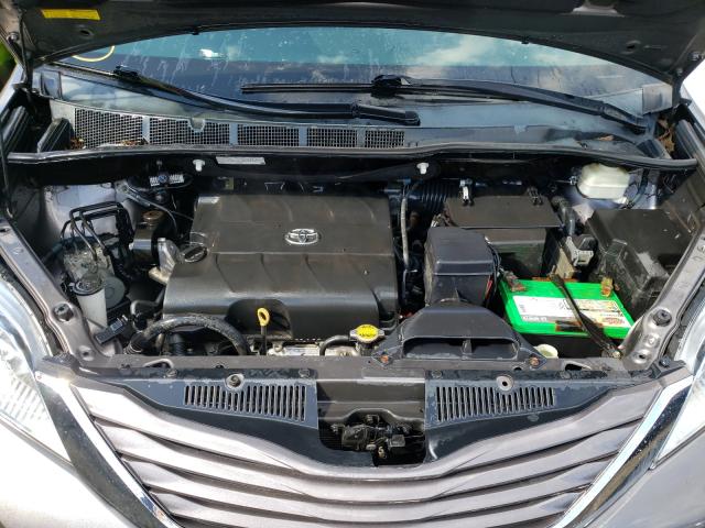 Photo 7 from auction – 2015 TOYOTA SIENNA LE with VIN 5TDKK3DC9FS647107