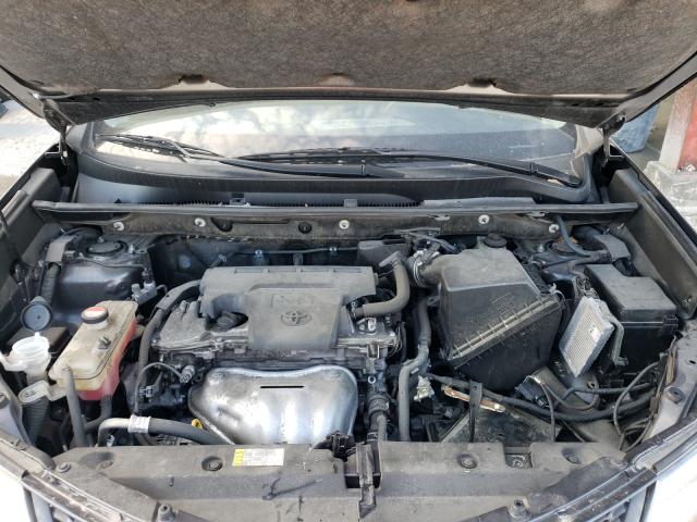 Photo 7 from auction – 2015 TOYOTA RAV4 LE with VIN JTMZFREV7FJ051349
