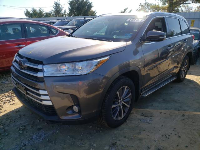 Photo 2 from auction – 2017 TOYOTA HIGHLANDER with VIN 5TDJZRFH9HS359917