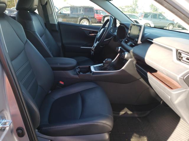 Photo 5 from auction – 2019 TOYOTA RAV4 LIMIT with VIN JTMDWRFV5KD028623