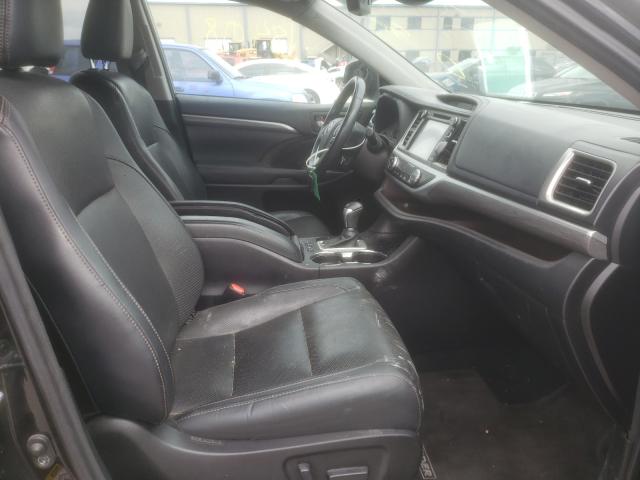 Photo 5 from auction – 2017 TOYOTA HIGHLANDER with VIN 5TDYZRFH7HS211134