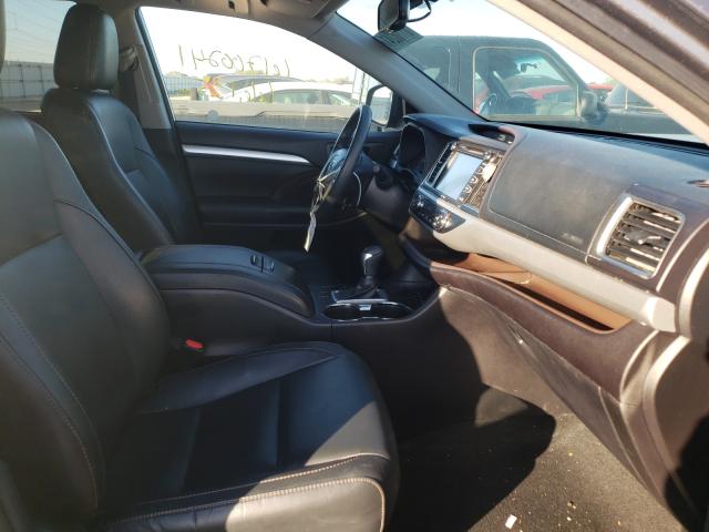 Photo 5 from auction – 2016 TOYOTA HIGHLANDER with VIN 5TDJKRFH7GS502415