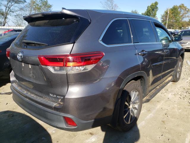 Photo 4 from auction – 2017 TOYOTA HIGHLANDER with VIN 5TDJZRFH9HS359917