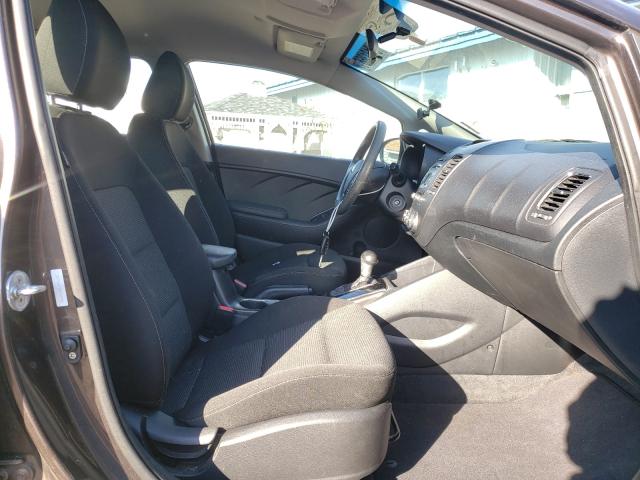Photo 5 from auction – 2017 KIA FORTE LX with VIN 3KPFK4A73HE147990