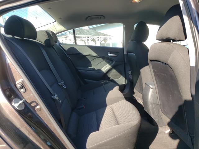 Photo 6 from auction – 2017 KIA FORTE LX with VIN 3KPFK4A73HE147990