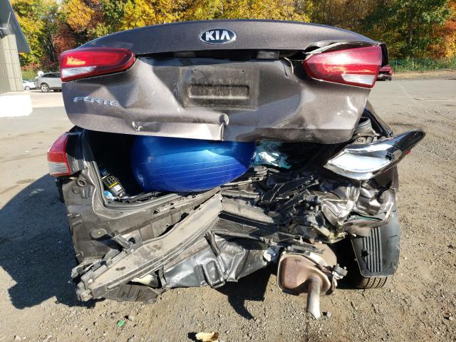 Photo 9 from auction – 2017 KIA FORTE LX with VIN 3KPFK4A73HE147990