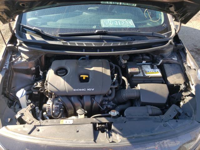 Photo 7 from auction – 2017 KIA FORTE LX with VIN 3KPFK4A73HE147990