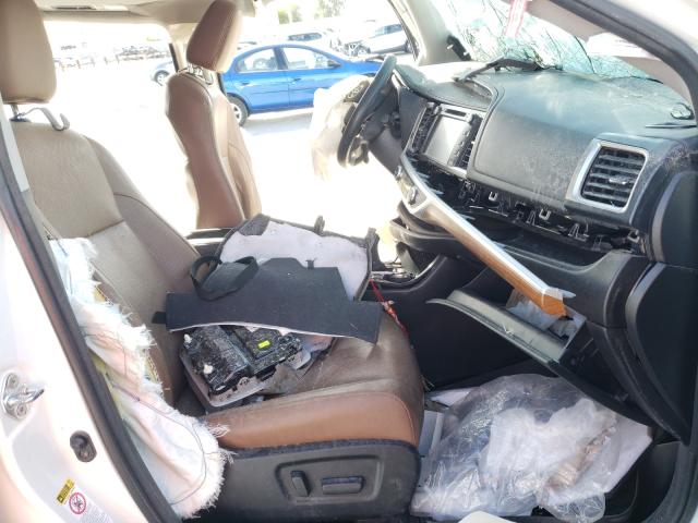 Photo 5 from auction – 2017 TOYOTA HIGHLANDER with VIN 5TDDGRFH4HS021098