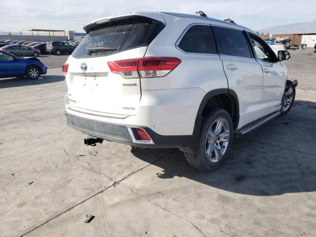 Photo 4 from auction – 2017 TOYOTA HIGHLANDER with VIN 5TDDGRFH4HS021098