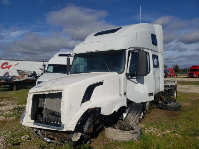 Photo 2 from auction – 2010 VOLVO VN VNL with VIN 4V4NC9EJXAN292302