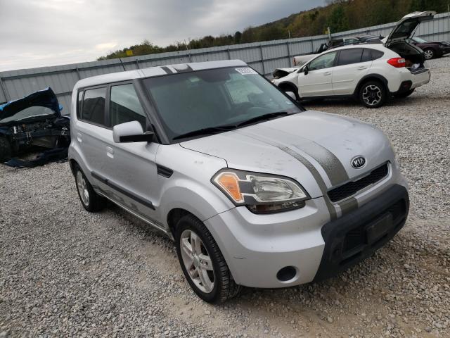 KIA SOUL + 2010 with VIN KNDJT2A22A7701946 - Photo from auction