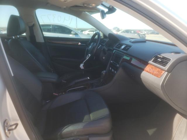 Photo 5 from auction – 2013 VOLKSWAGEN PASSAT SEL with VIN 1VWCH7A38DC032185