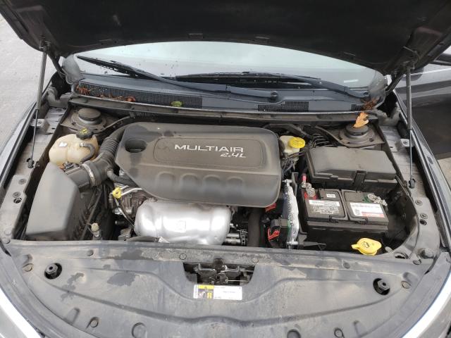 Photo 7 from auction – 2016 CHRYSLER 200 LIMITE with VIN 1C3CCCAB2GN132846