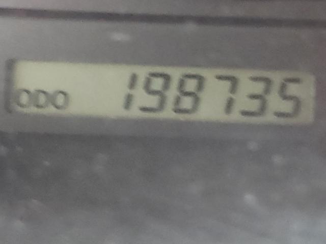 Photo 8 from auction – 2002 TOYOTA CAMRY LE with VIN 4T1BE32KX2U064581