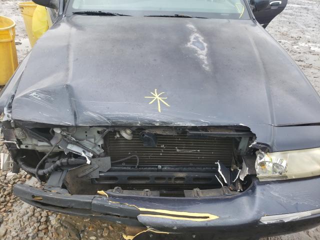 Photo 7 from auction – 2002 MERCURY GRAND MARQ with VIN 2MEFM74W02X619156