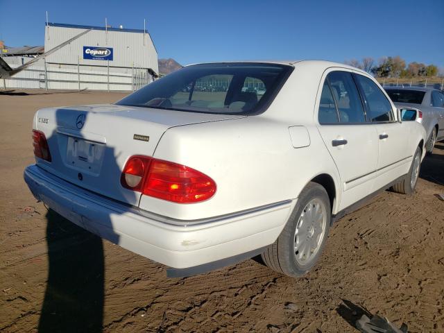 Photo 4 from auction – 1998 MERCEDES-BENZ E 320 4MAT with VIN WDBJF82F3WX004979