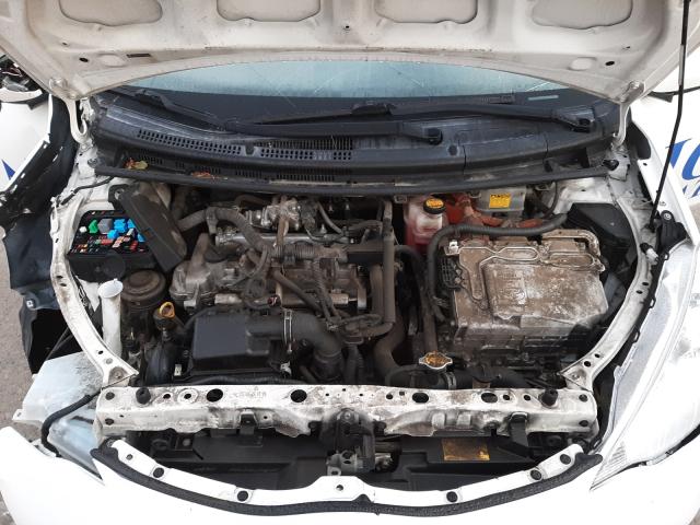 Photo 7 from auction – 2014 TOYOTA PRIUS C with VIN JTDKDTB39E1575057