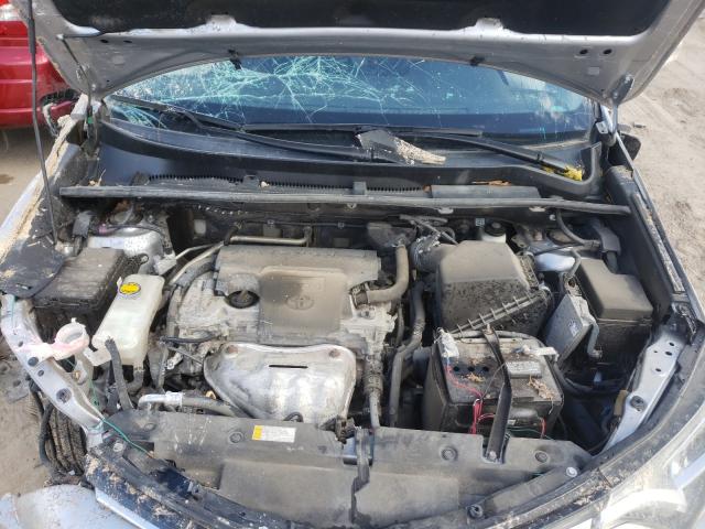 Photo 7 from auction – 2017 TOYOTA RAV4 LE with VIN 2T3BFREV6HW644562