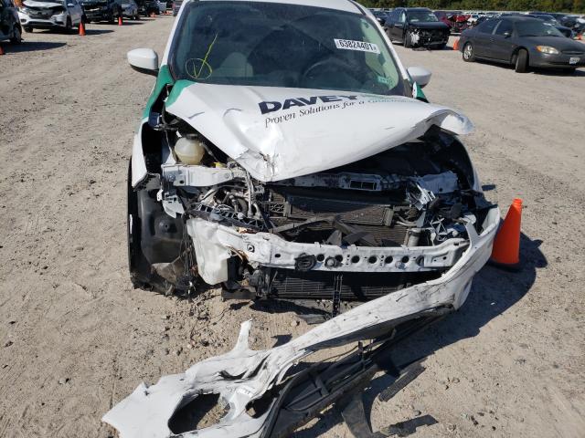 Photo 9 from auction – 2017 FORD ESCAPE SE with VIN 1FMCU9GD3HUC39010