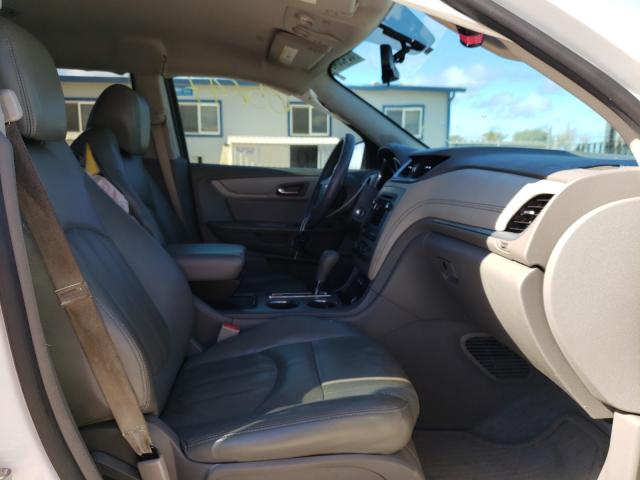 Photo 5 from auction – 2017 CHEVROLET TRAVERSE L with VIN 1GNKRFKD1HJ250569