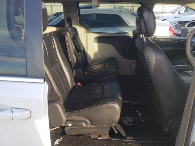 Photo 6 from auction – 2014 CHRYSLER TOWN & COU with VIN 2C4RC1BGXER444675