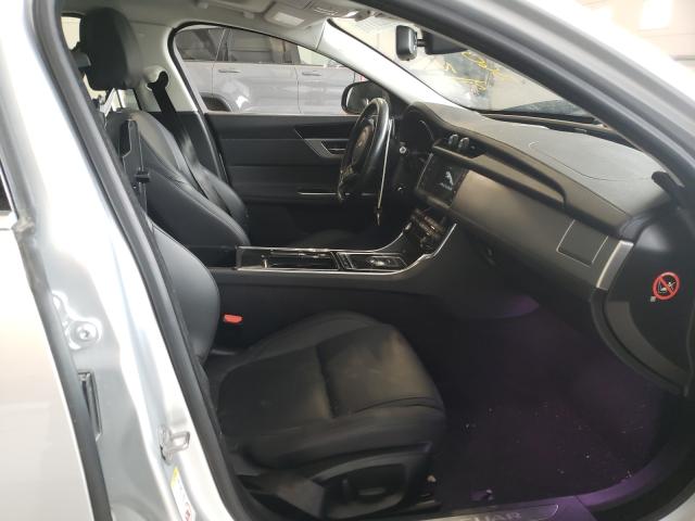 Photo 5 from auction – 2017 JAGUAR XF PREMIUM with VIN SAJBJ4BV4HCY32717