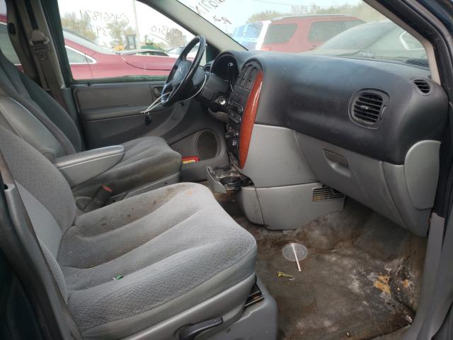Photo 5 from auction – 2005 CHRYSLER TOWN AND C with VIN 1C4GP45R65B311548