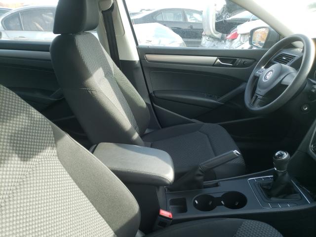 Photo 5 from auction – 2015 VOLKSWAGEN PASSAT S with VIN 1VWAT7A33FC071503