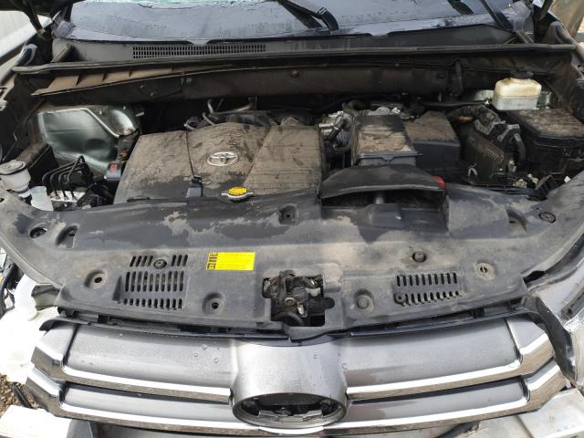Photo 7 from auction – 2017 TOYOTA HIGHLANDER with VIN 5TDDZRFH0HS390325