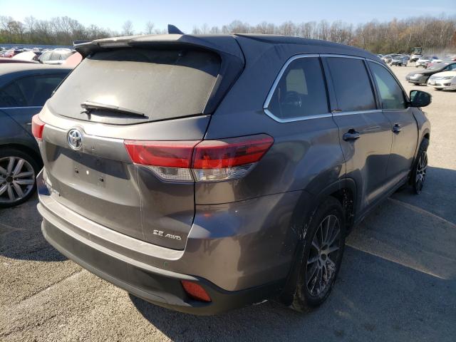 Фото 4 с аукциона – 2018 TOYOTA HIGHLANDER с VIN 5TDJZRFH1JS890793