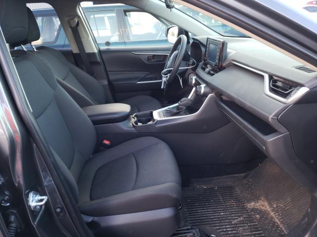 Photo 5 from auction – 2021 TOYOTA RAV4 LE with VIN JTMM6RFVXMD507526