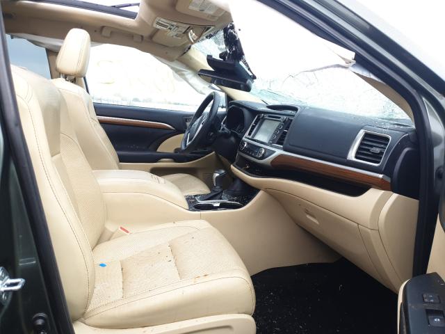 Photo 5 from auction – 2017 TOYOTA HIGHLANDER with VIN 5TDDZRFH0HS390325