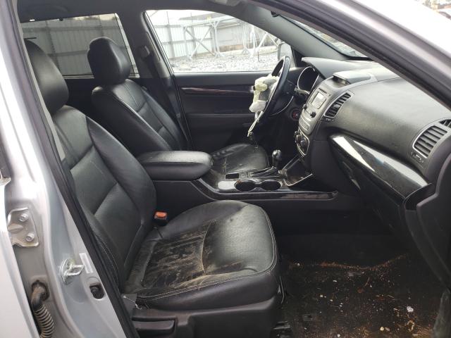 Photo 5 from auction – 2015 KIA SORENTO LX with VIN 5XYKT3A63FG630148