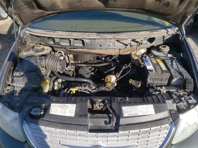 Photo 7 from auction – 2001 CHRYSLER TOWN & COU with VIN 2C4GP44311R376378
