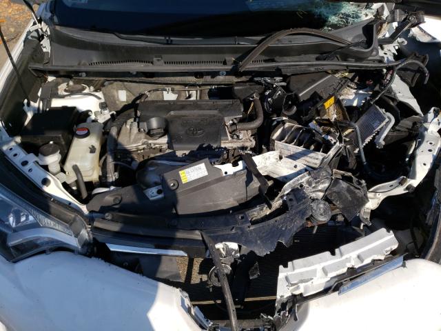 Photo 7 from auction – 2016 TOYOTA RAV4 LE with VIN JTMBFREV3GJ062528