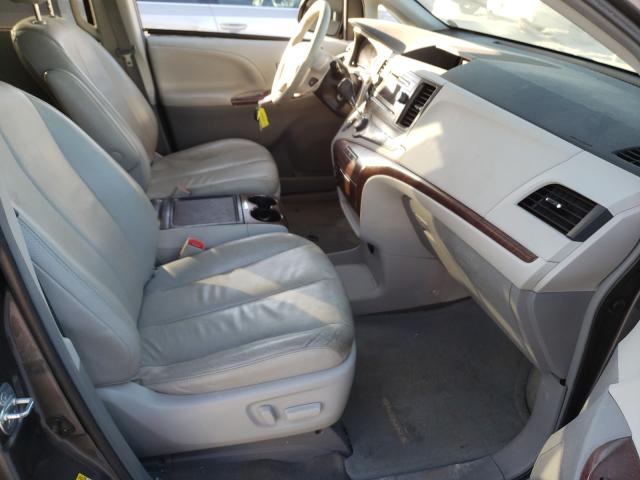 Photo 5 from auction – 2013 TOYOTA SIENNA XLE with VIN 5TDYK3DC9DS301226