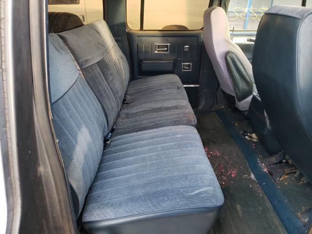 Photo 6 from auction – 1986 CHEVROLET SUBURBAN with VIN 1G8EK16L4GF145244