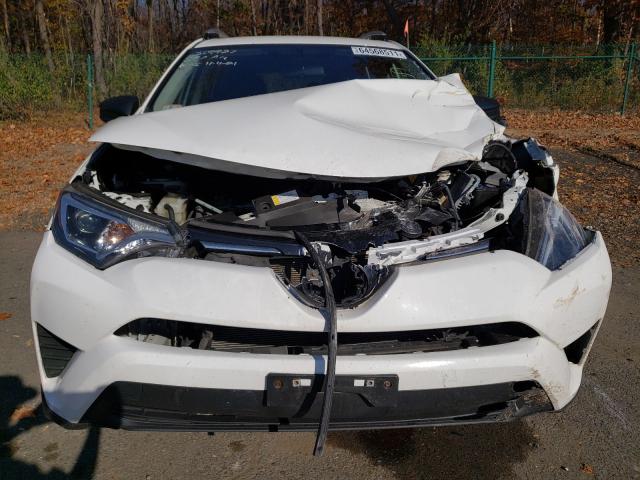 Photo 9 from auction – 2016 TOYOTA RAV4 LE with VIN JTMBFREV3GJ062528