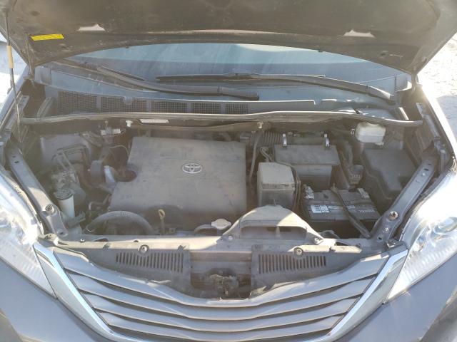 Photo 7 from auction – 2013 TOYOTA SIENNA XLE with VIN 5TDYK3DC9DS301226