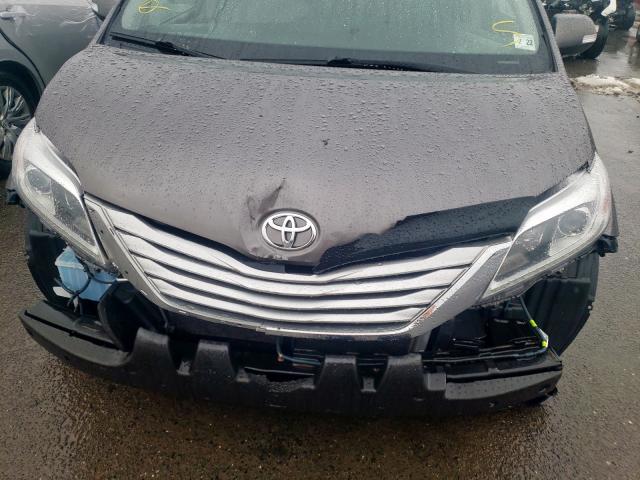 Photo 7 from auction – 2017 TOYOTA SIENNA XLE with VIN 5TDDZ3DC4HS154958