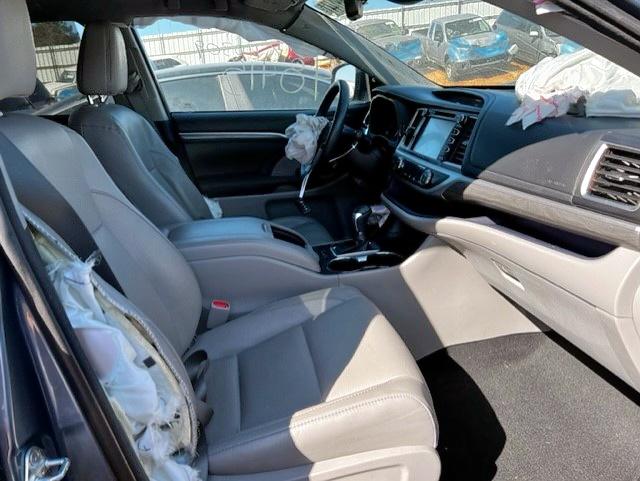 Photo 5 from auction – 2017 TOYOTA HIGHLANDER with VIN 5TDDZRFH4HS464555
