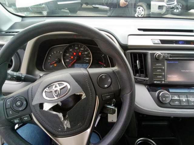 Photo 9 from auction – 2015 TOYOTA RAV4 XLE with VIN 2T3RFREV9FW231577
